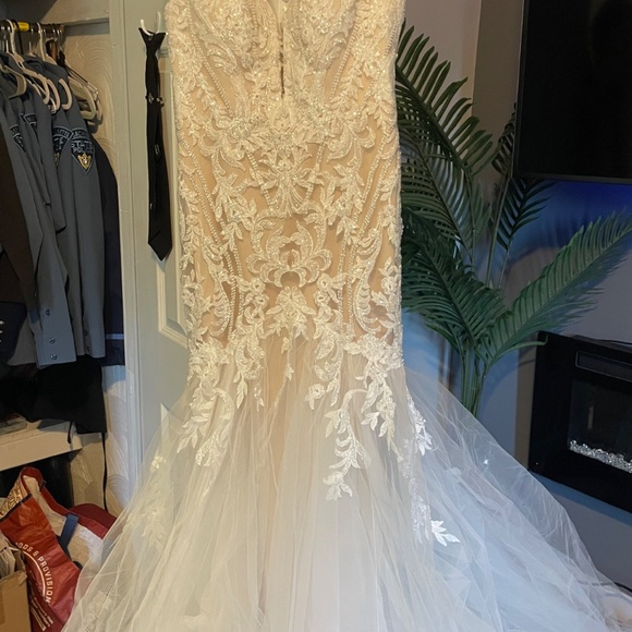 Blue By Enzoani ONELIA Size 8 - Picture 5 of 8